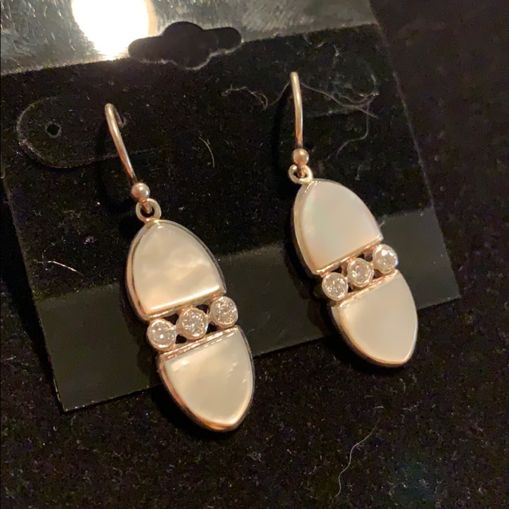 Palindrome Earrings (Retired Silpada) - Picture 2 of 2
